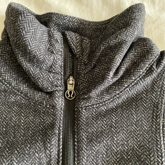 Lululemon Kanto Catch Me 1/2 zip herringbone long sleeve - Picture 4 of 9